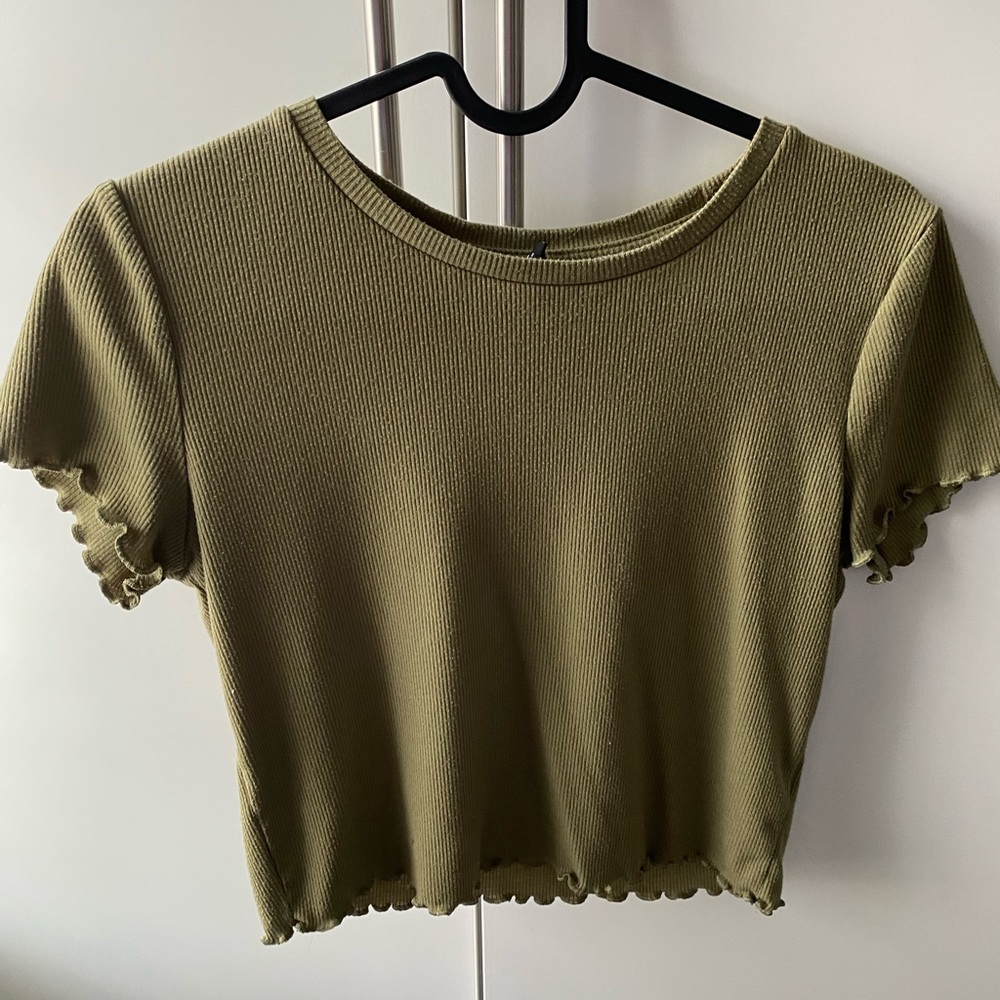 Army green cropped t-shirt